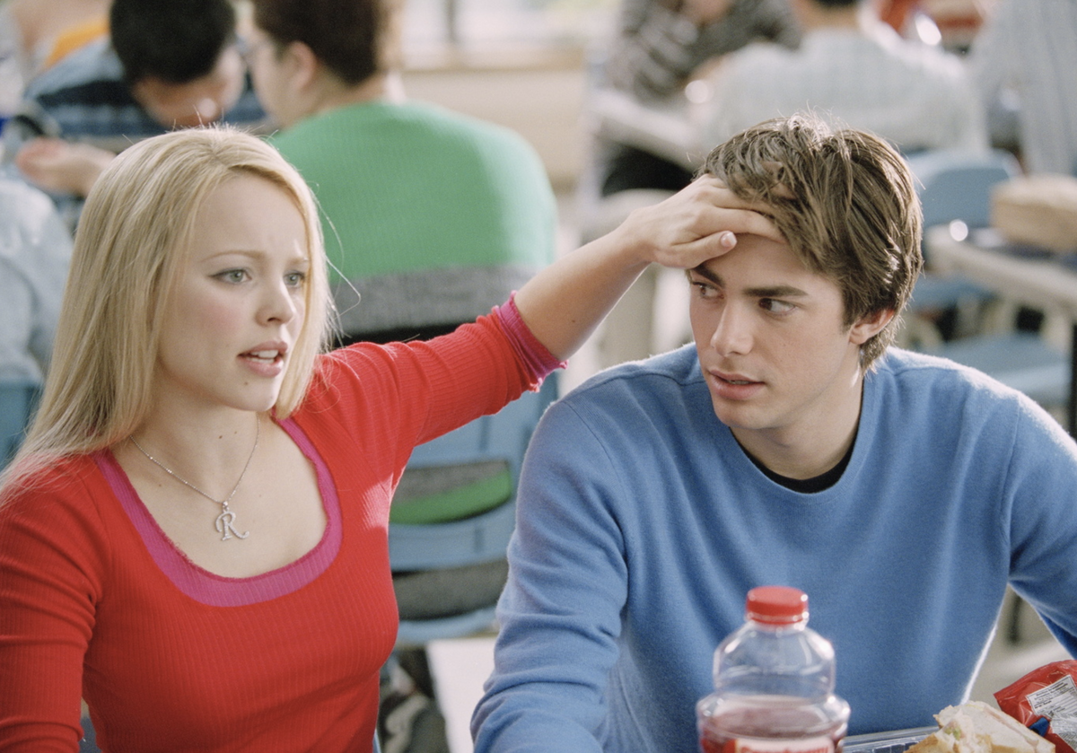 Иногда мне везёт и я встречаю людей со своей планеты. Ты мне нужен цитаты. Бросил парень. Мем что с ней. Девушка бросила парня цитаты.