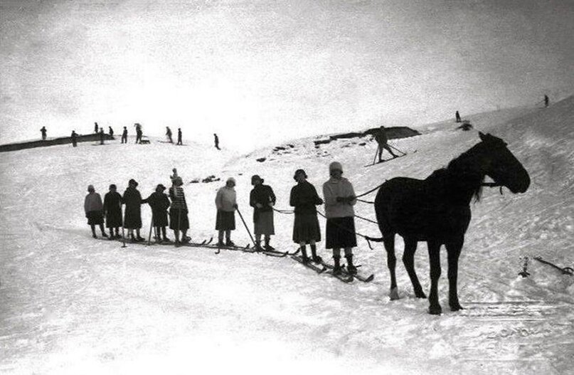 Как пользоваться подъемником и делать повороты в «плуге»