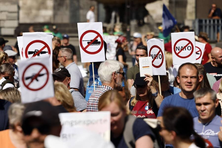 Пророссийский митинг в Германии против поставок оружия Украине и повышения цен на газ. - Фото: IMAGO/Christoph Hardt/TASS