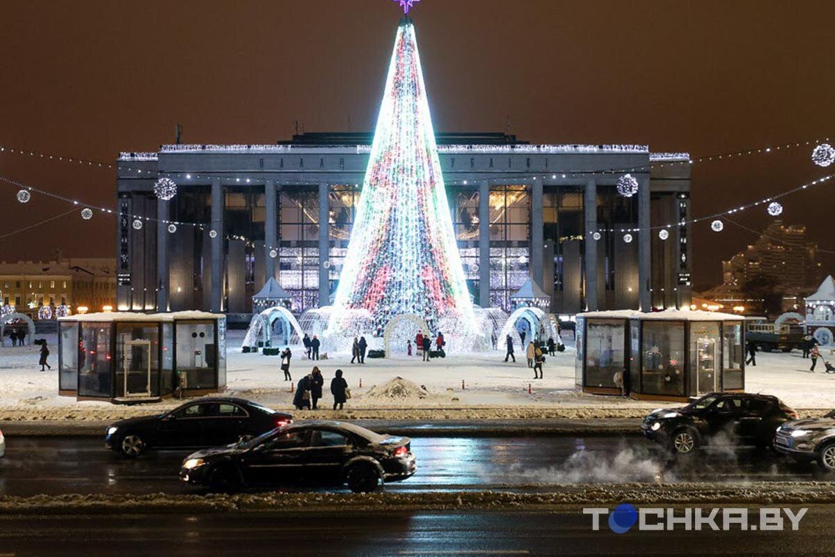 елка в минске 2022. главная елка страны в минске 2024. елка в минске на октябрьской площади. елка в минске на октябрьской площади. главная елка страны.