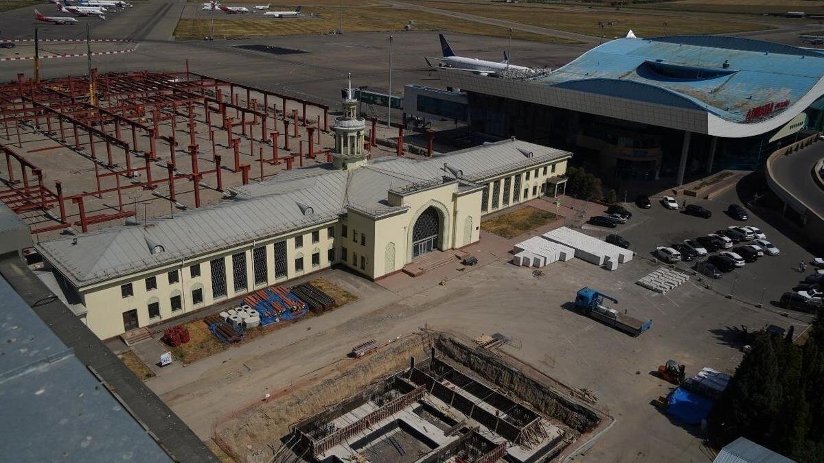    Аэропорт Алматы:NUR.KZ / Владимир Третьяков