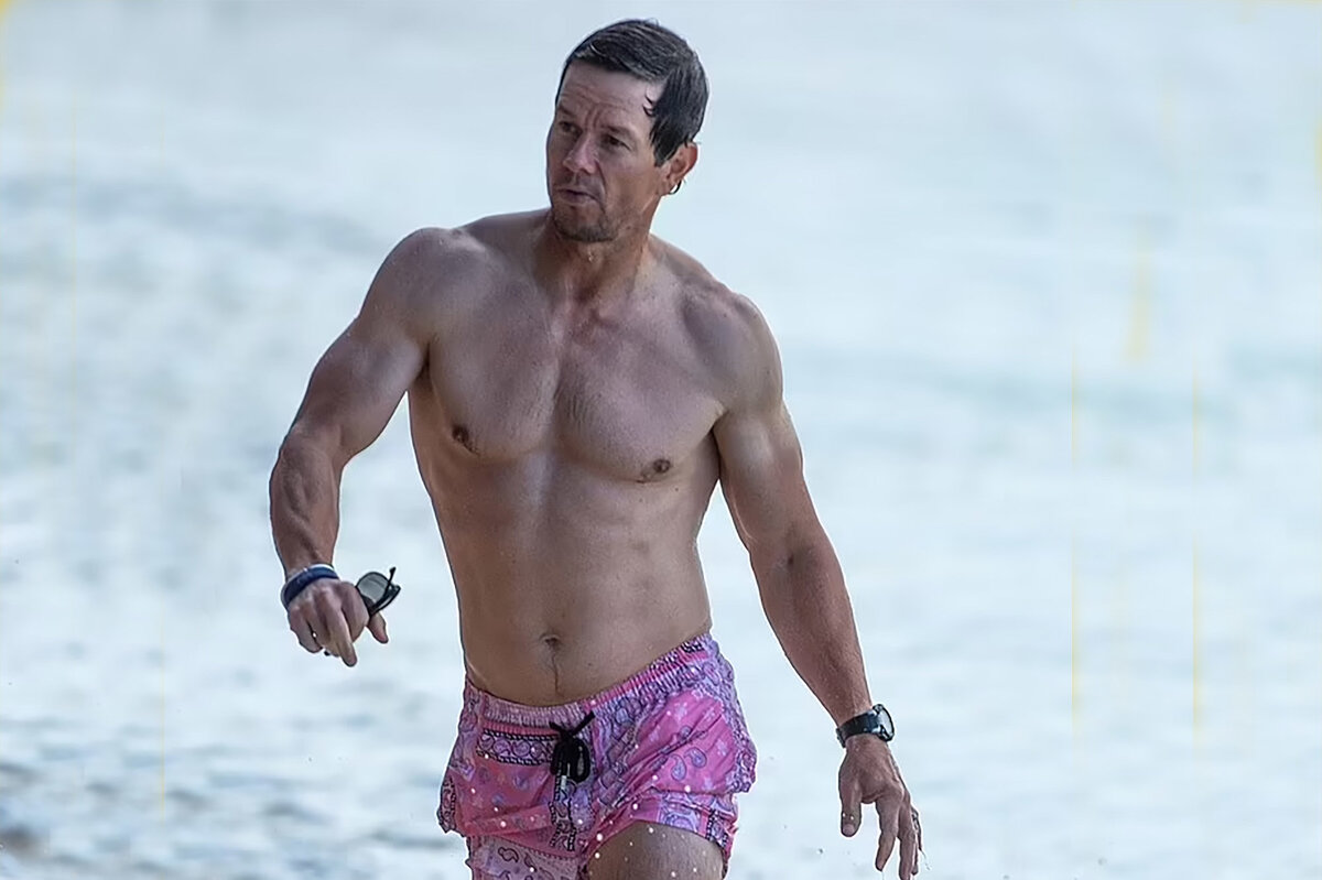 51-yo Mark Wahlberg Shows Off Impressive Physique and Jacked Quads During Leg Wo