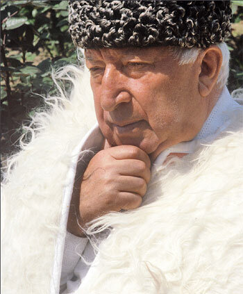 Расул Гамзатов