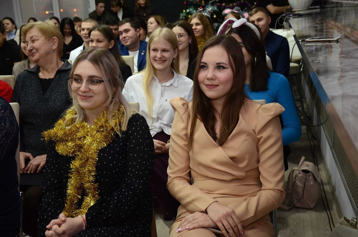    В Оренбурге наградили более 70 добровольцев за помощь жителям и городу Елена Шкатова