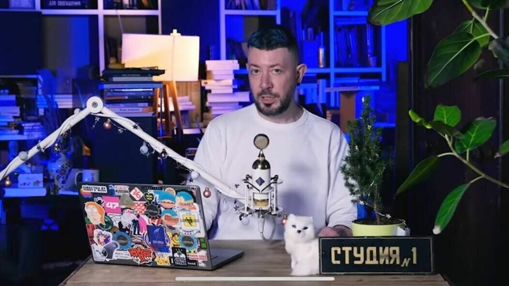     Известный дизайнер и блогер высказался по поводу скандала, связанного с новогодними городками в Нижневартовске и Мегионе.