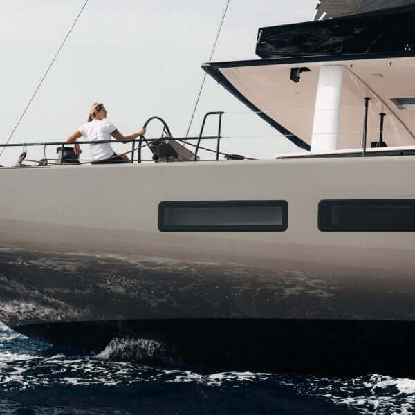 парусная яхта Y9 от Y Yachts с дизайном Norm Architects