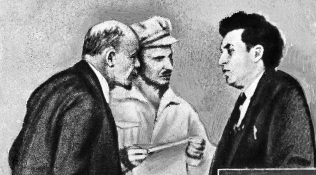 Крупнейший теоретик ВКП(б), автор книг и журналист Бухарин активно поддерживал Сталина во внутрипартийной борьбе, но затем и сам попал в жернова репрессий.-2