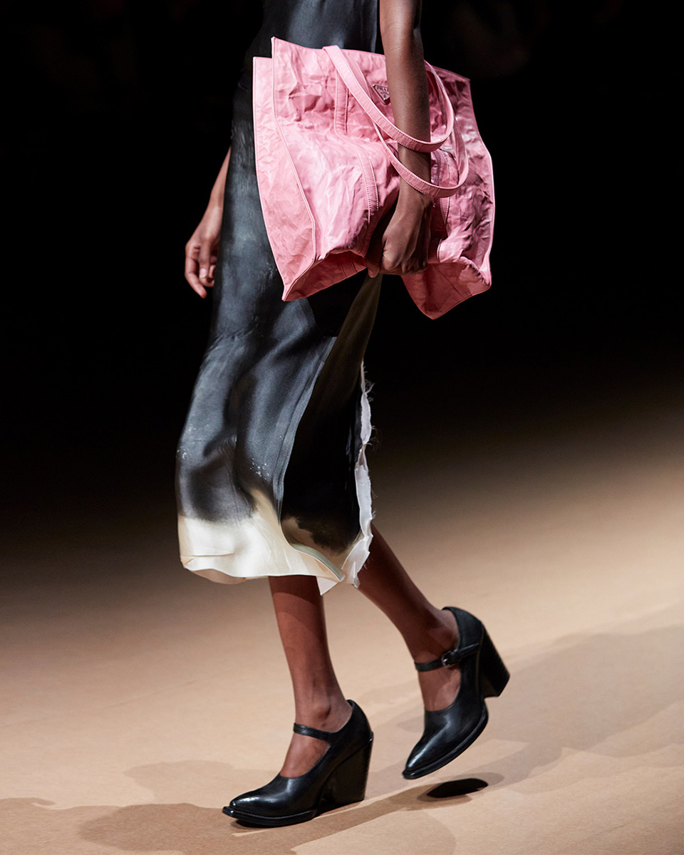    Prada весна-лето 2023АРХИВЫ ПРЕСС-СЛУЖБ