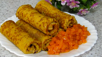 Варенье кусочками с помощью блендера можно превратить в пюре и будет ещё вкуснее.