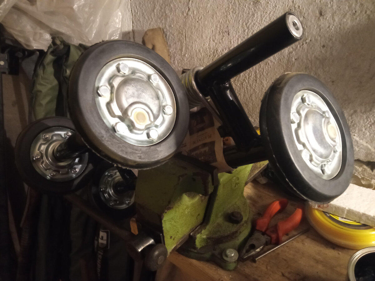 Зажимаем тележку в тиски... 