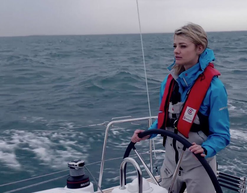 Джессика Уотсон в 16 лет совершила кругосветку на яхте. Мощно!)