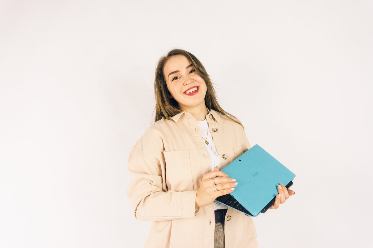 репетитор дистанционно. дешевый репетитор. учитель и студенты. репетитор подросток. занятия с репетитором.