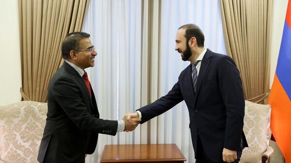    © Photo : press office of MFA of RA