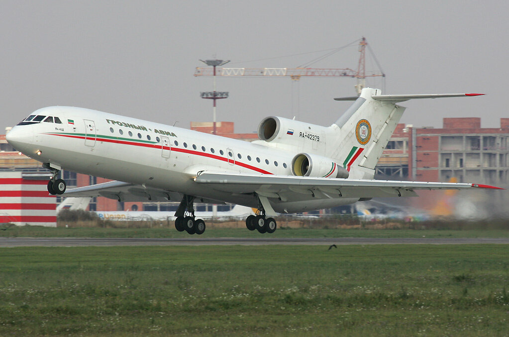 билеты на самолет грозный москва. грозный авиа парк самолетов. як - 42 в бизнес авиации. ларина евмурзаева s7. грозный авиа.