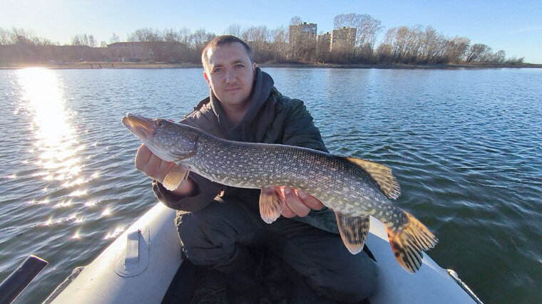    Рыбак отметил, что максимальная глубина в заливе составила 1,8 метров
