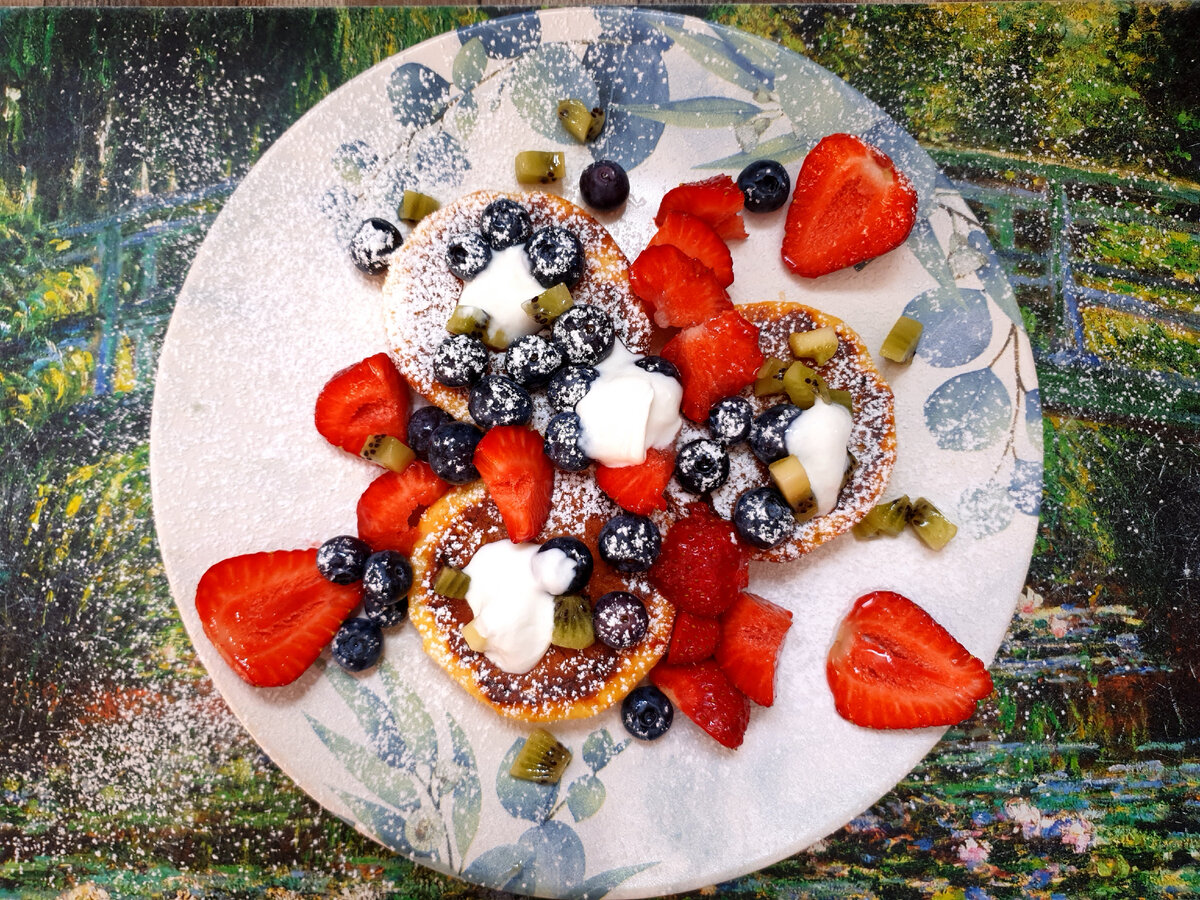 Без сомнения сырники любят все🥰 Давайте подадим их на завтрак красиво☕