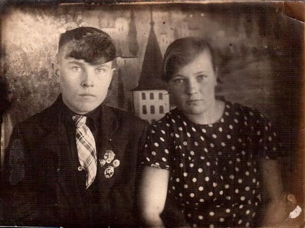 (на фотографии Василий и Анастасия Тючкаловы май 1941 г.)