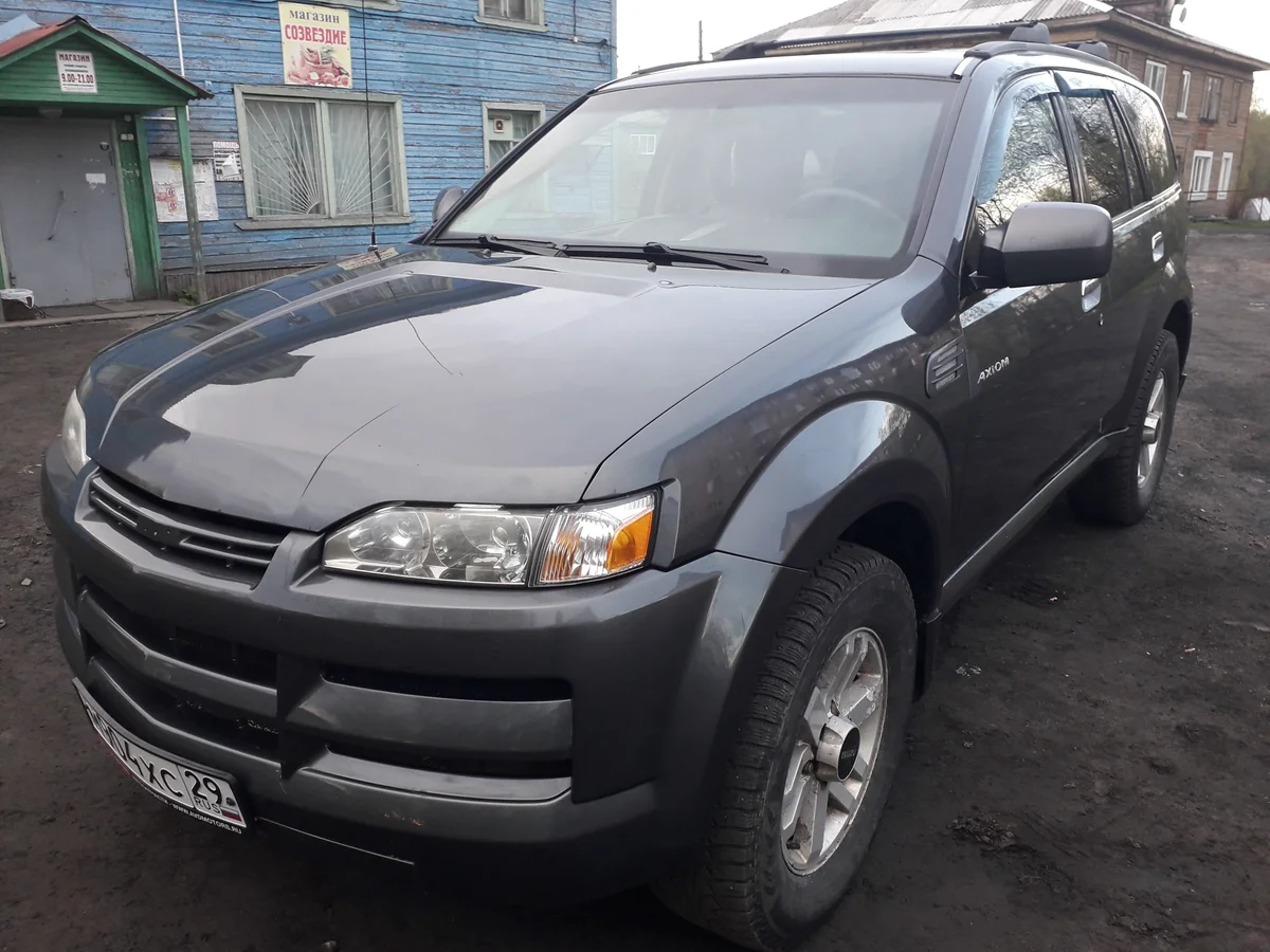 Isuzu Axiom вид спереди (фото с сайта авто.ру)