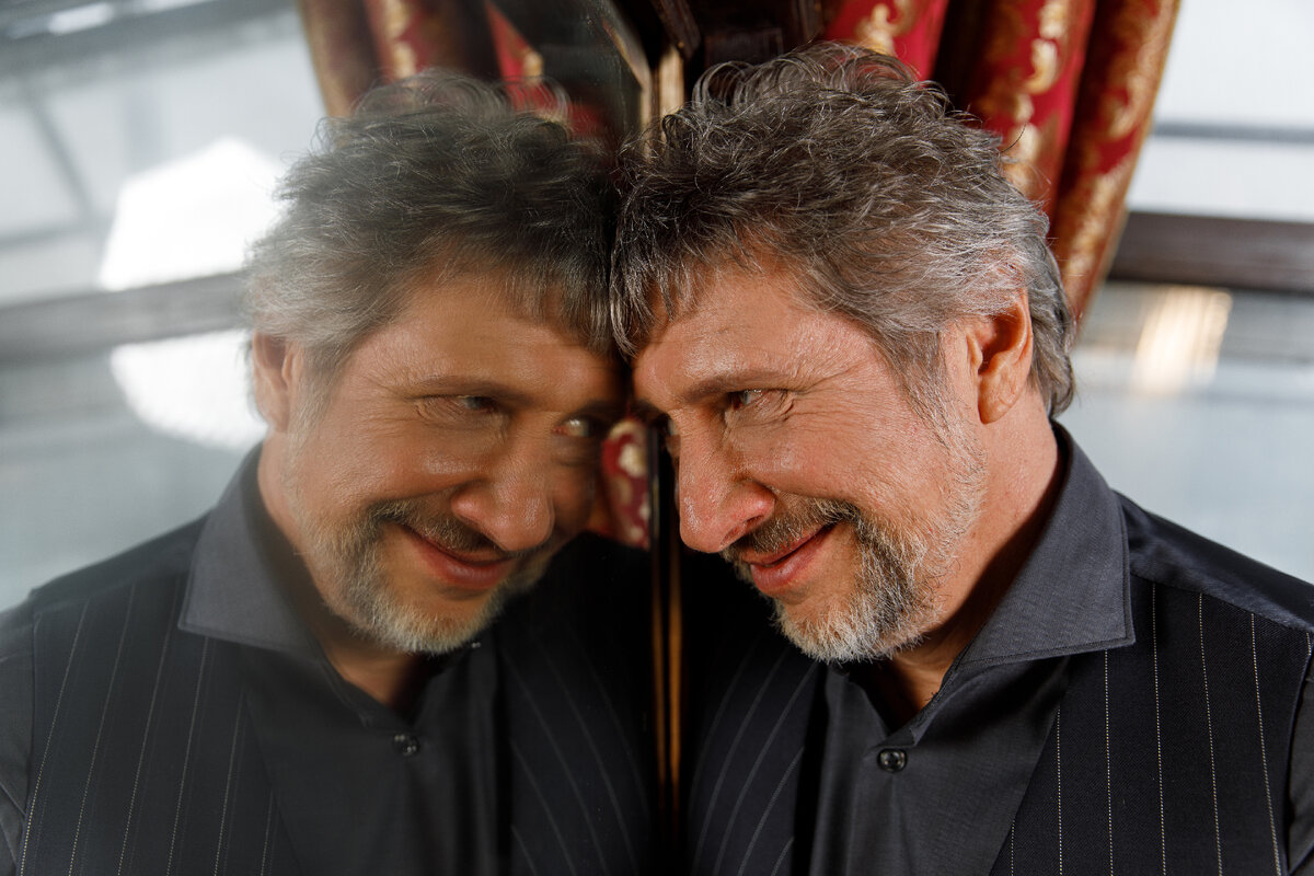 Как научиться добиваться своего одним взглядом?