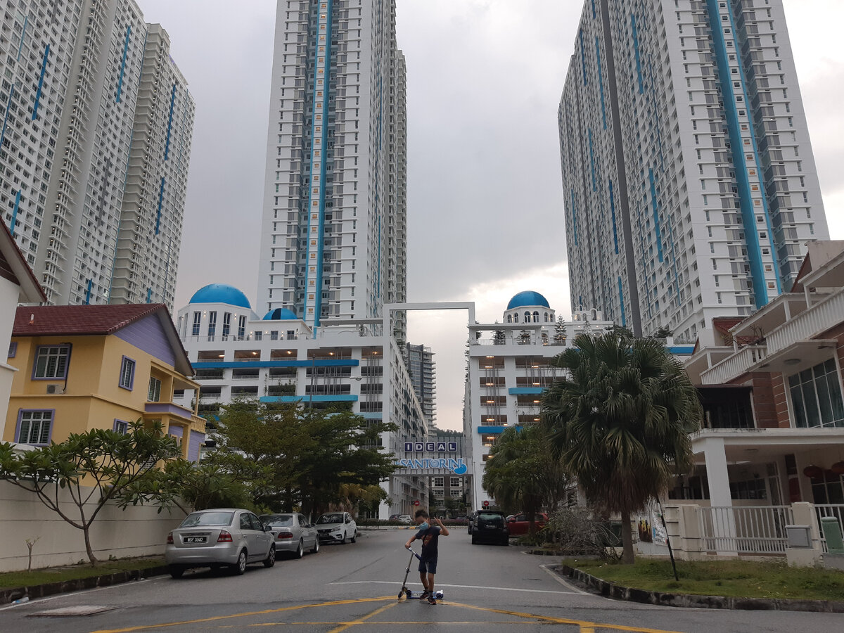 Полное название на английском I-Santorini. Ideal Santorini. 