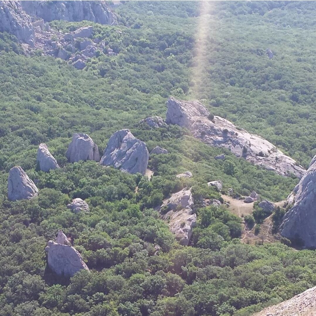 Храм Солнца — самое таинственное и загадочное место в Крыму. Считается, что это Святая земля, территория высшей силы.-2