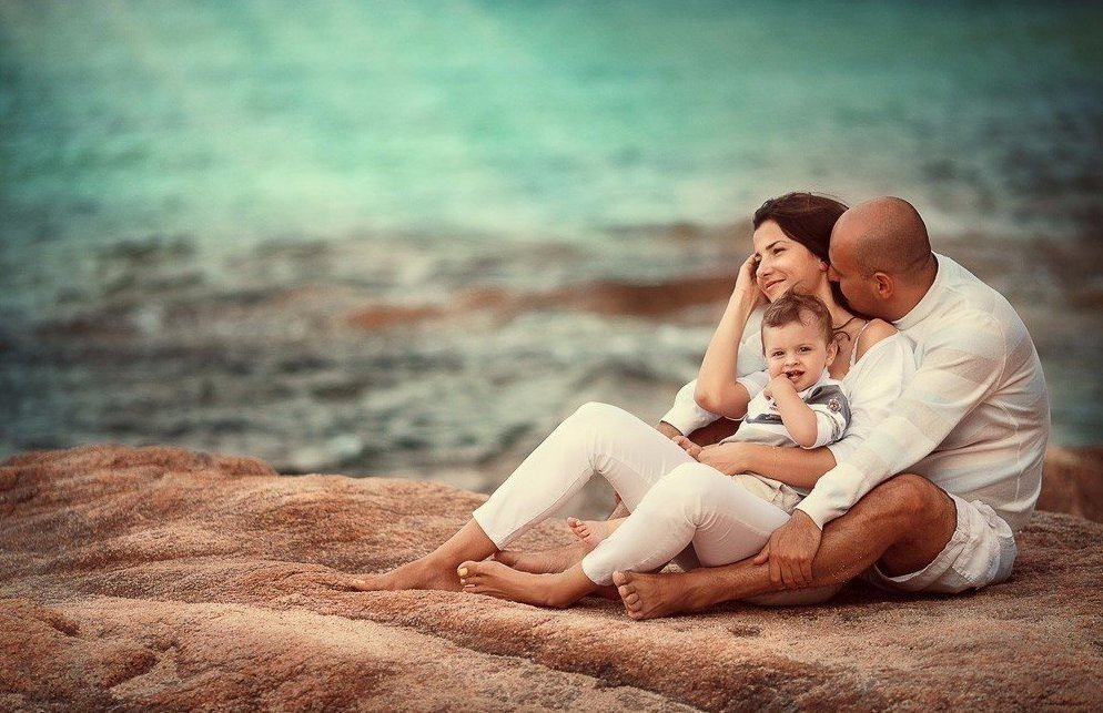 Семья это счастье. Любовь нежность семья. Счастливая любовь. Любовь родителей к детям. Мудрая красивая счастлива