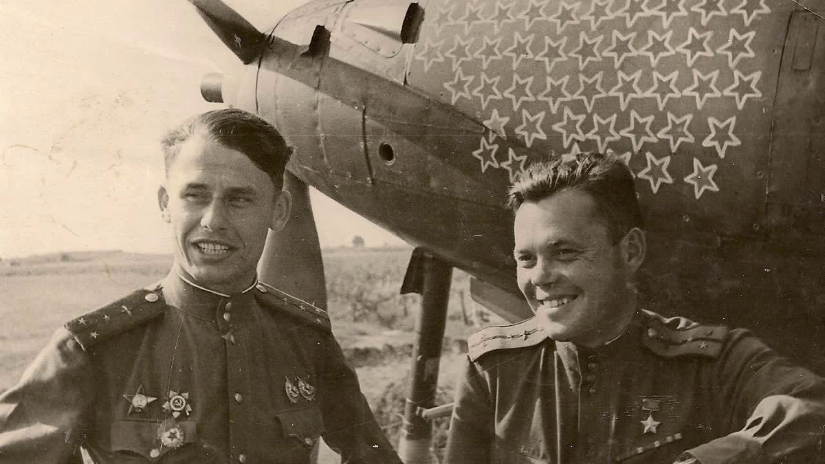 Летчик бомбардировщик дважды герой советского