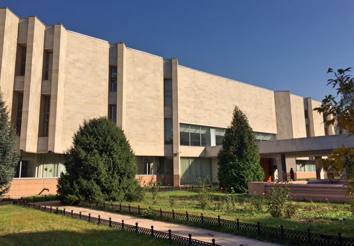 музей искусств казахстана имени а кастеева. музей имени кастеева. музей искусств им. музей искусств казахстана имени а кастеева. кастеева музей фасад.