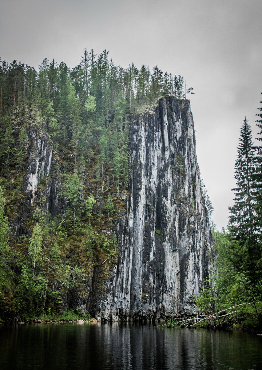 Та самая скала "Манхеттен" высотой около 100 метров.