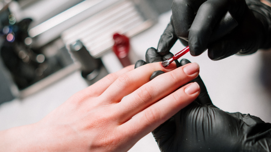 Больше страз: 5 типичных клиентов, которые пугают и раздражают нейл-мастера