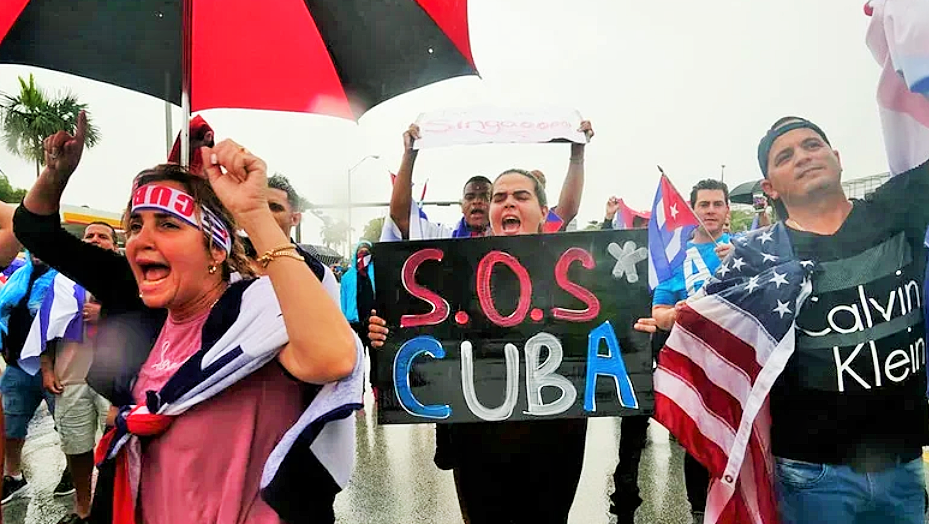 Главные вдохновители кубинских протестов живут вовсе не на Кубе, и как показывают опросы домой возвращаться они не собираются. Фото АР