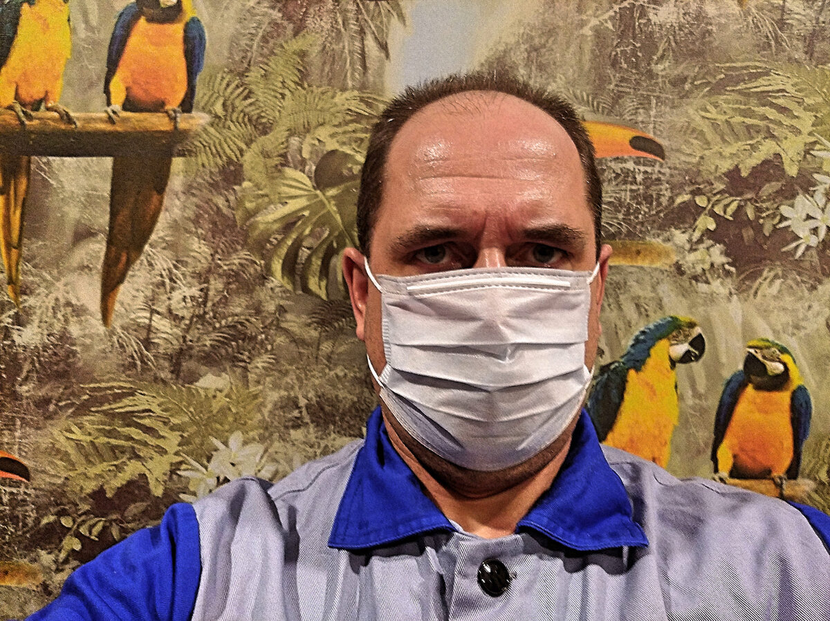 зачем работяге маску на работе носить