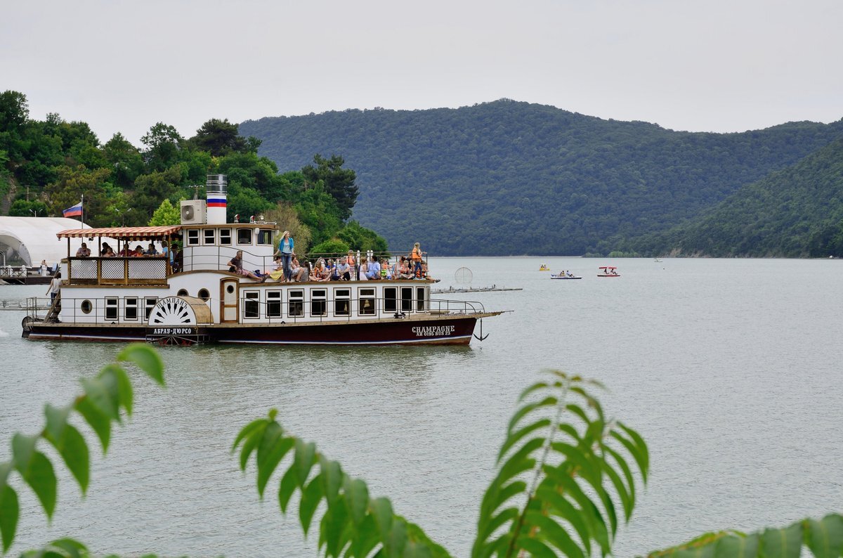 Ретро пароход абрау дюрсо. Ретро теплоход шампань абрау дюрсо. Пароход шампань абрау дюрсо. Пароход шампань абрау работает сегодня?. Ретро теплоход шампань абрау дюрсо.