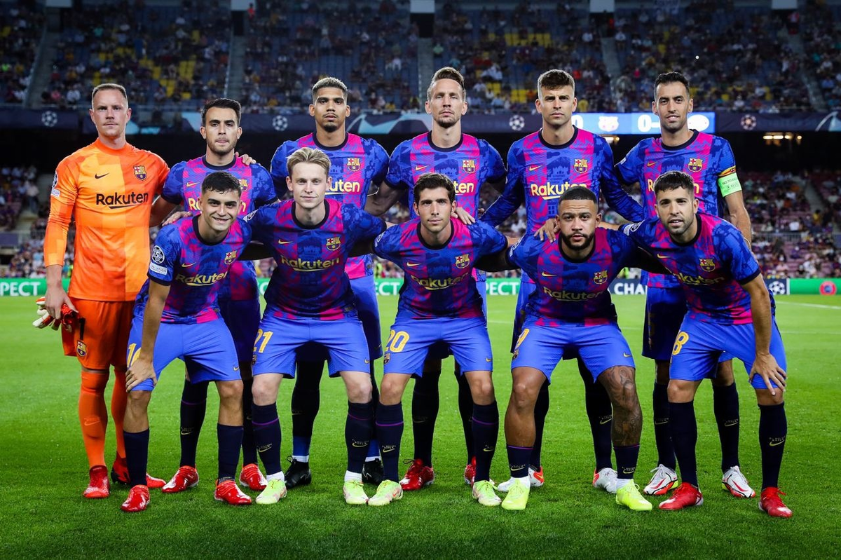     Лига чемпионов 2021/2022. Группа Е. 1-й тур. «Барселона» - «Бавария» - 0:3.   Последний раз команды встречались в 1/4 финала Лиги Чемпионов 2019-2020 года.-2