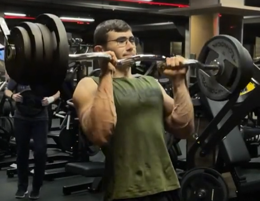 Акимбо бицепс. Чемпион мира армрестлинг акимбо. Макс акимбо армрестлинг. Чемпион мира армрестлинг акимбо. Денис цыпленков армрестлинг.