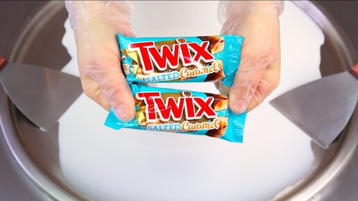 TWIX SALT CARAMEL Рулетики из мороженого Странно сытное жареное мороженое Еда 108маматв