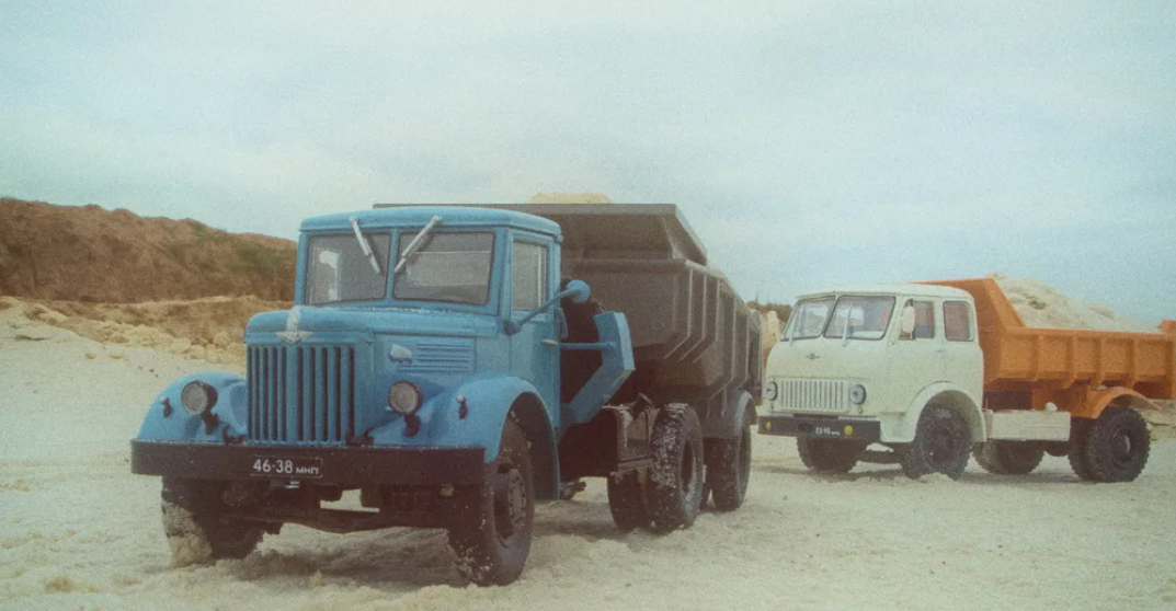 diecast-43.livejournal.com. Фото с Яндекса. Два Маза в песчаном карьере.