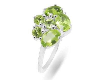 Кольцо из серебра с хризолитом. Артикул 634049