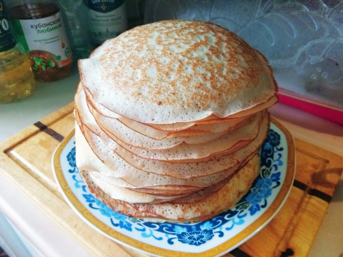 Напекла целую гору вкуснейших блинчиков - сразу не осилить. Что я с ними  сделала, чтобы долго есть свежими | Время дарить радость💖 | Дзен