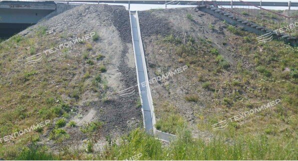 Размыв насыпи