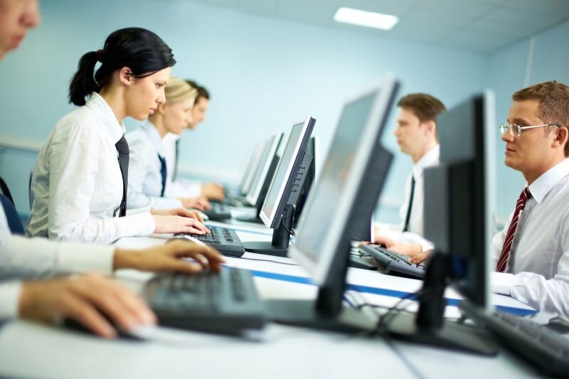 Работаешь — плати налоги. Фото: hr-portal.ru