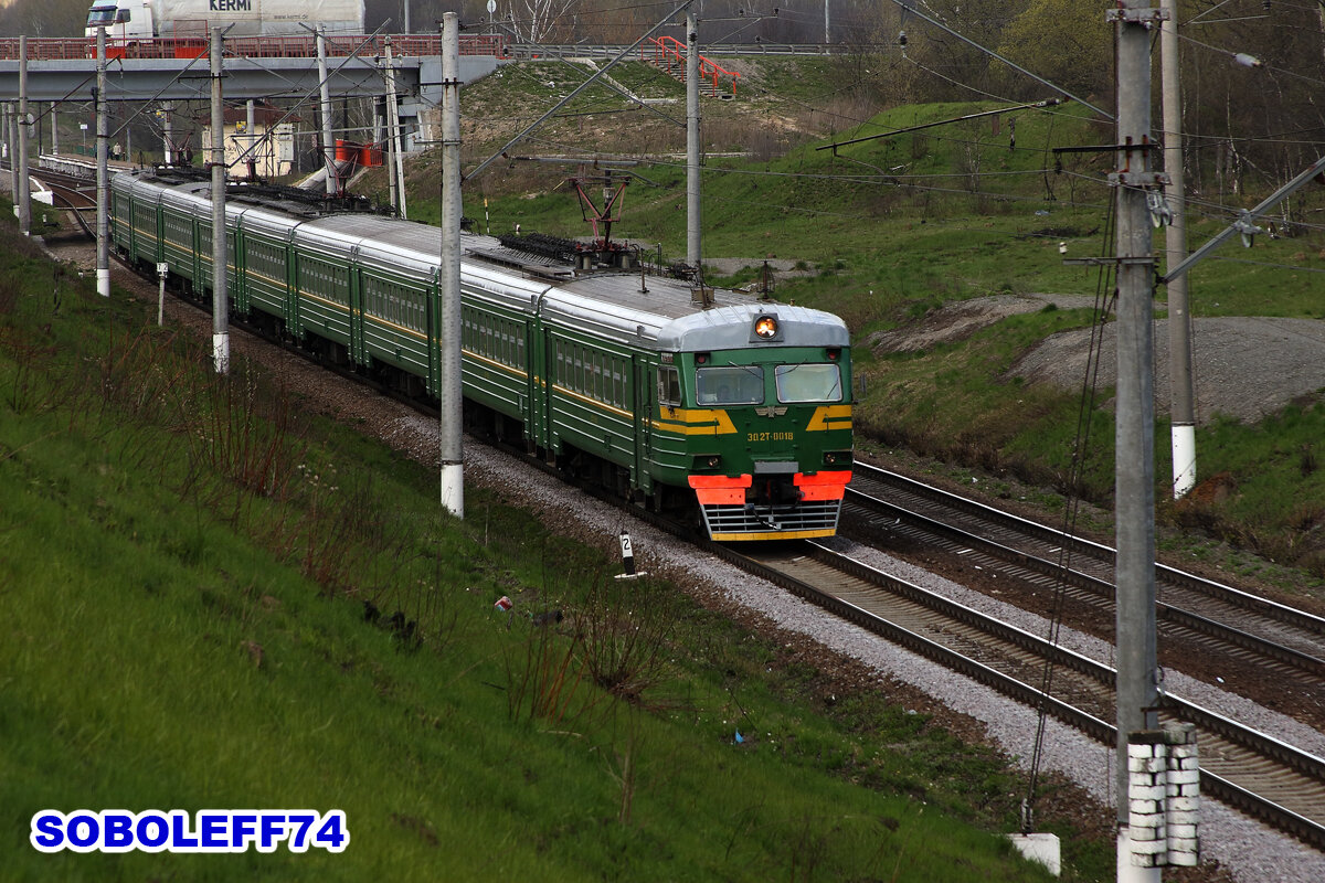 Электропоезд ЭД2Т-0018. Перегон Столбовая - Чехов Московской железной дороги. Май 2007 года