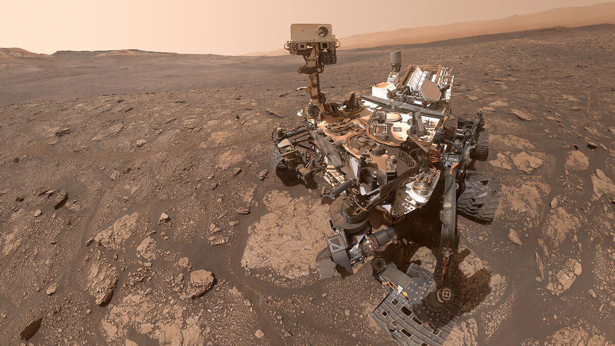 Снимок марсохода Curiosity в точке, на которой он отобрал несколько образцов на небольшой глубине. Локация под названием «Мэри Эннинг» в честь английского палеонтолога XIX века. NASA/JPL-Caltech/MSSS.