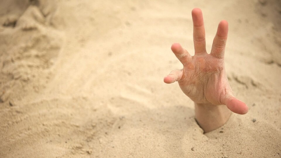 Значение словосочетания «зыбучий песок»