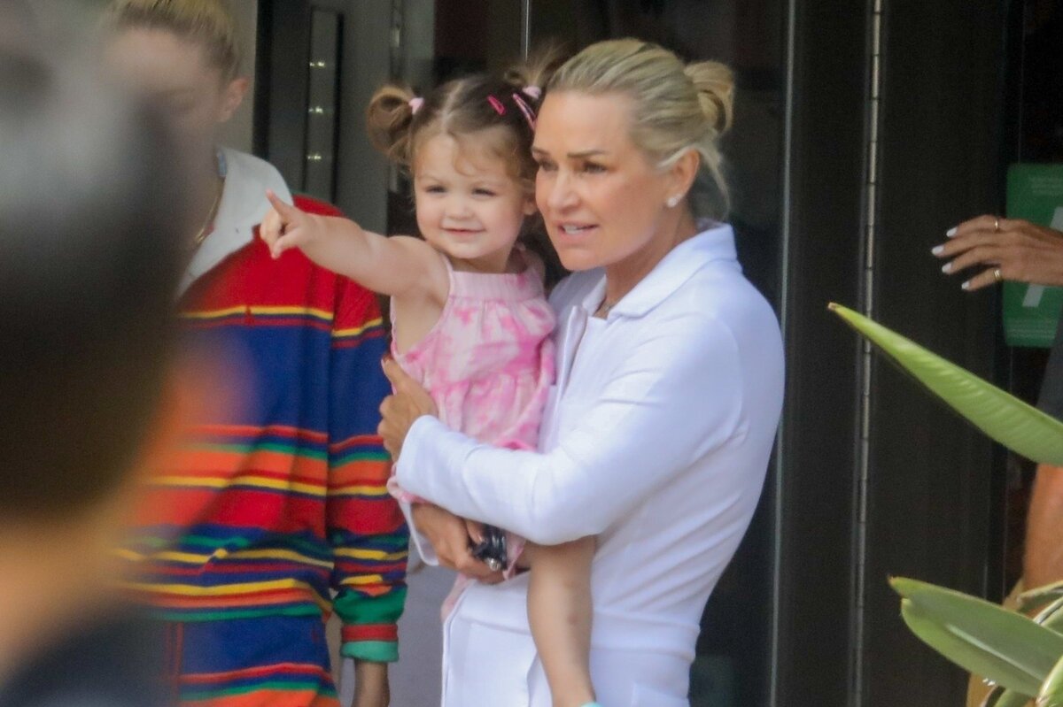     Редкий кадр: как выглядит дочь Джиджи Хадид, которую она скрывает