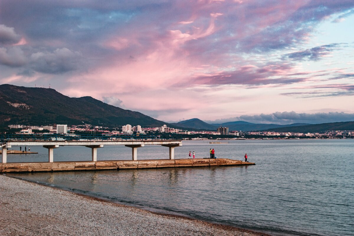 © Фото: Olia Nayda. Источник: https://unsplash.com/photos/body-of-water-near-mountain-at-daytime-ODwMOq-qkKU