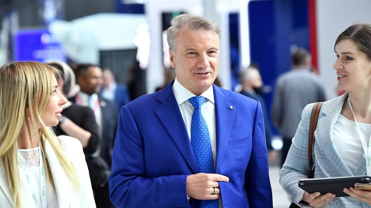    Президент, председатель правления ПАО "Сбербанк" Герман Греф на XXV Петербургском международном экономическом форуме в конгрессно-выставочном центре "Экспофорум"© РИА Новости / Евгений Биятов