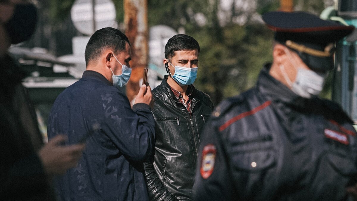     Муксун.fm обсудил с политологом и представителями диаспор, как долго длится конфликт между государствами, почему именно сейчас отношения вновь обострились и как столкновение отразится на нефтедобывающем регионе России.