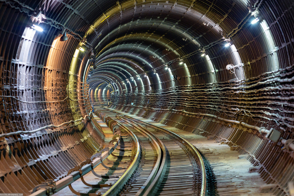 Второй путь перегона между станциями «Спортивная» и «Воробьёвы Горы».