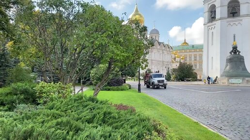 Большой Кремлевский сквер с фонтаном.